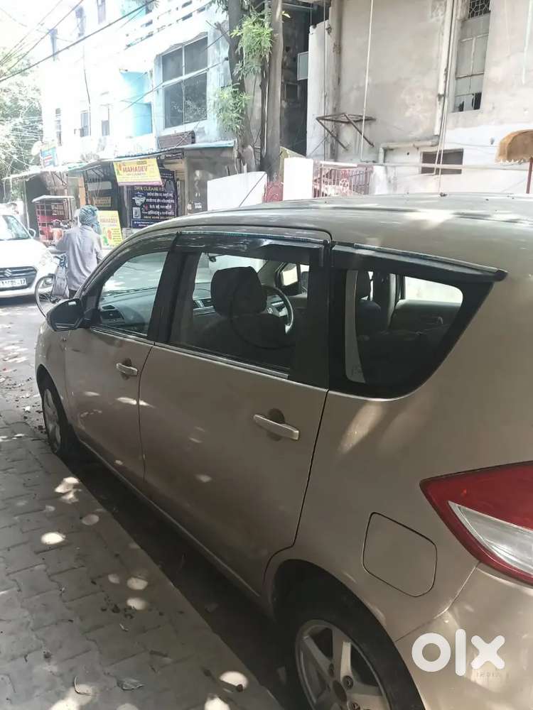 Ertiga 2013 November On Sale And In Very Good Condition.