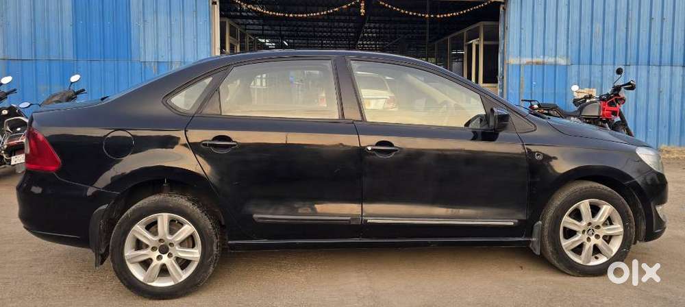 Skoda Rapid 1.6 Mpi Ambition, 2014, Petrol