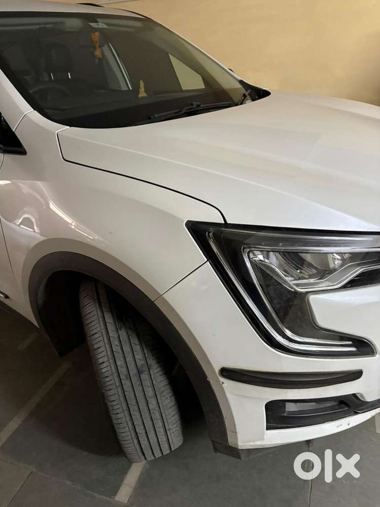 Mahindra Xuv700 2023 Petrol Well Maintained