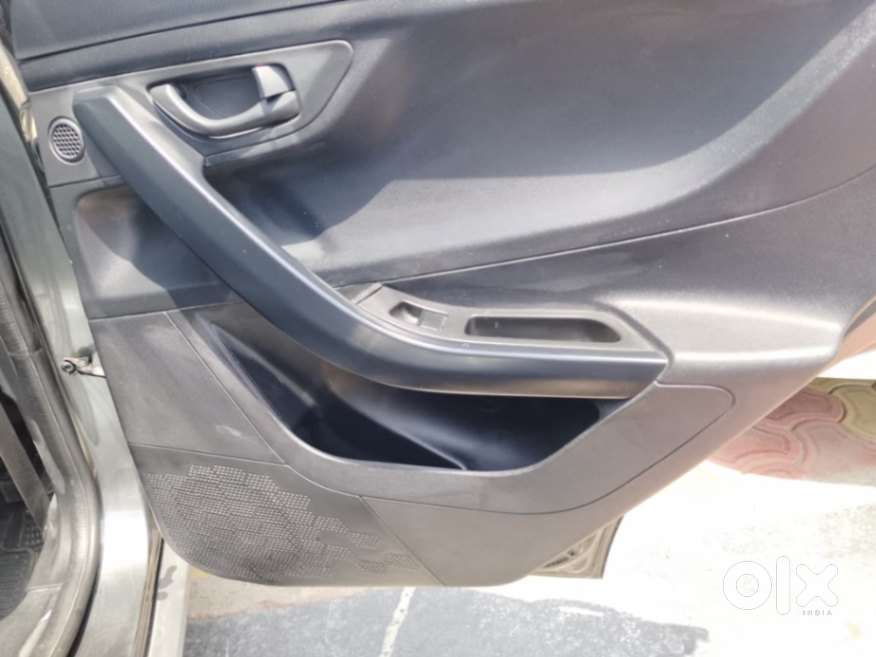 Tata Nexon Smart Plus1.2 Revotron Petrol 5 Mt, 2024, Petrol