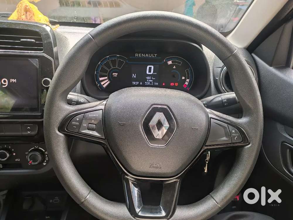 Renault Kwid Automatic (blue) – Excellent Condition, Like New