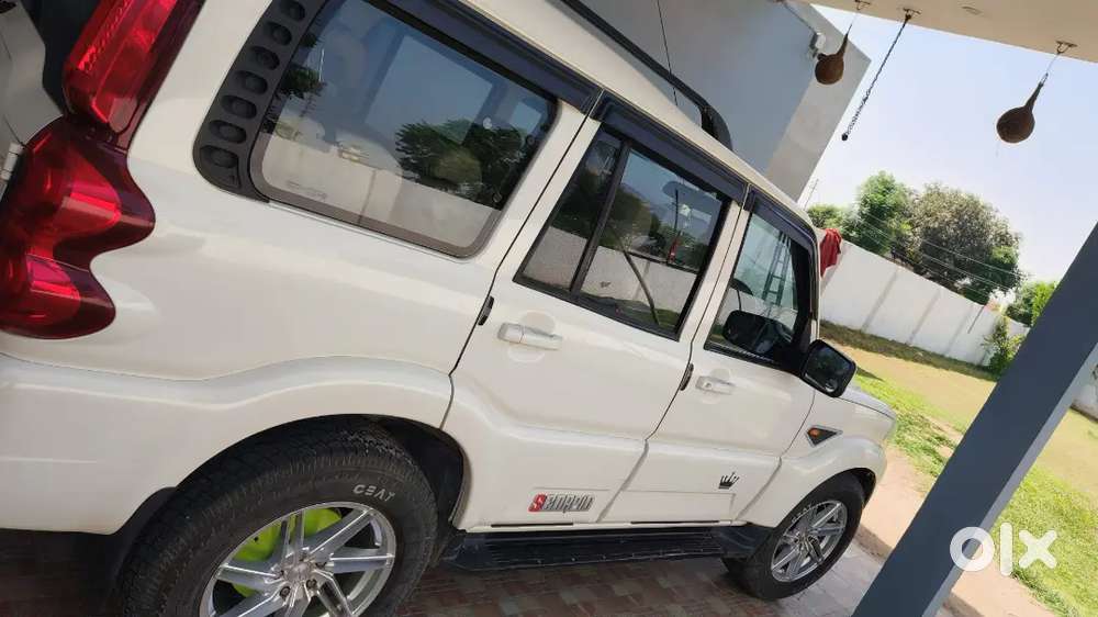 Mahindra Scorpio 2017 Diesel 79000 Km Driven Aal Good