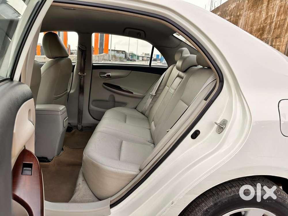 Toyota Corolla Altis [ ] 1.8 Vl At, 2012, Petrol