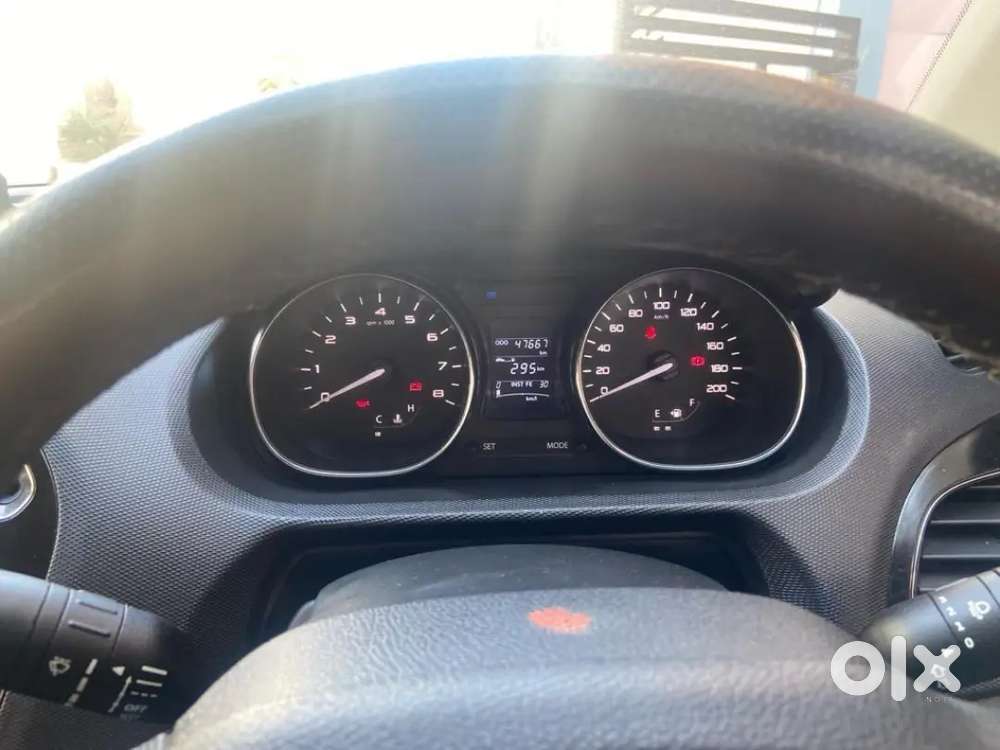 Genuine Car Top Model With 28 + Milage , 8 Harman Speaker