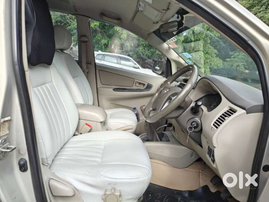 Toyota Innova 2.5 G (diesel) 8 Seater, 2013, Diesel