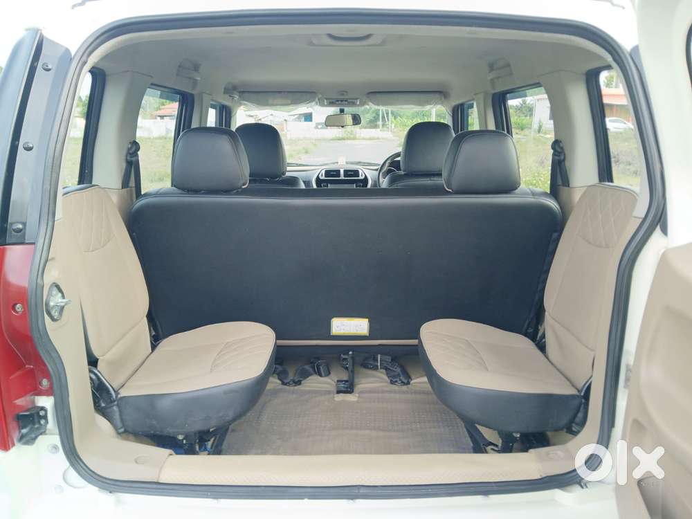 Mahindra Tuv 300 T10, 2018