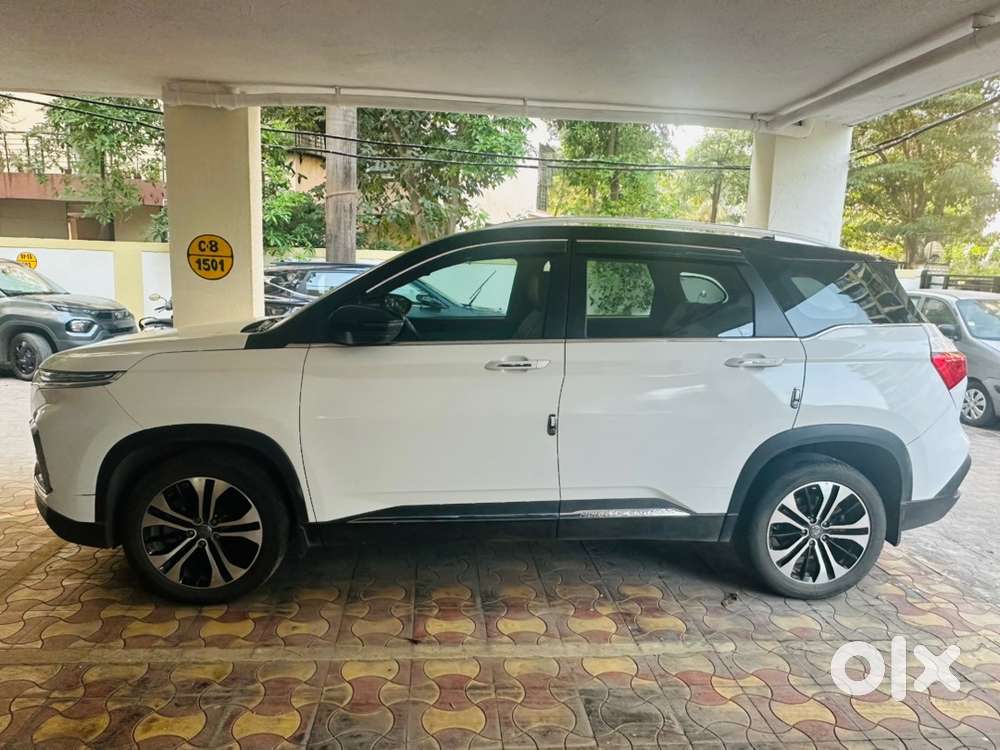 Mg Hector Petrol 2022 With Km Driven