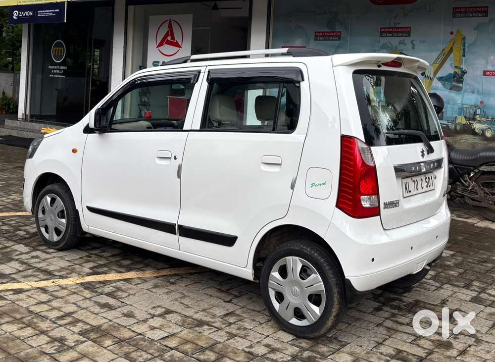 Maruti Suzuki Wagon R Vxi Amt1.2, 2017, Petrol