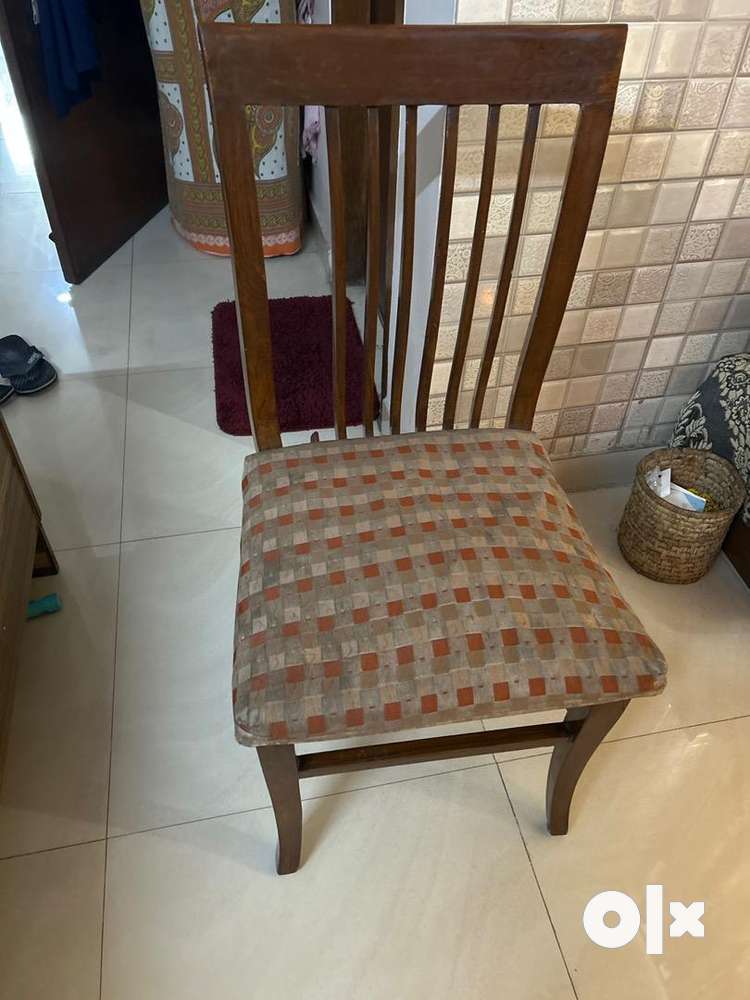 Chairs for sale online olx