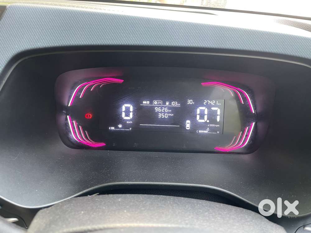 Kia Carens, 2023, Petrol