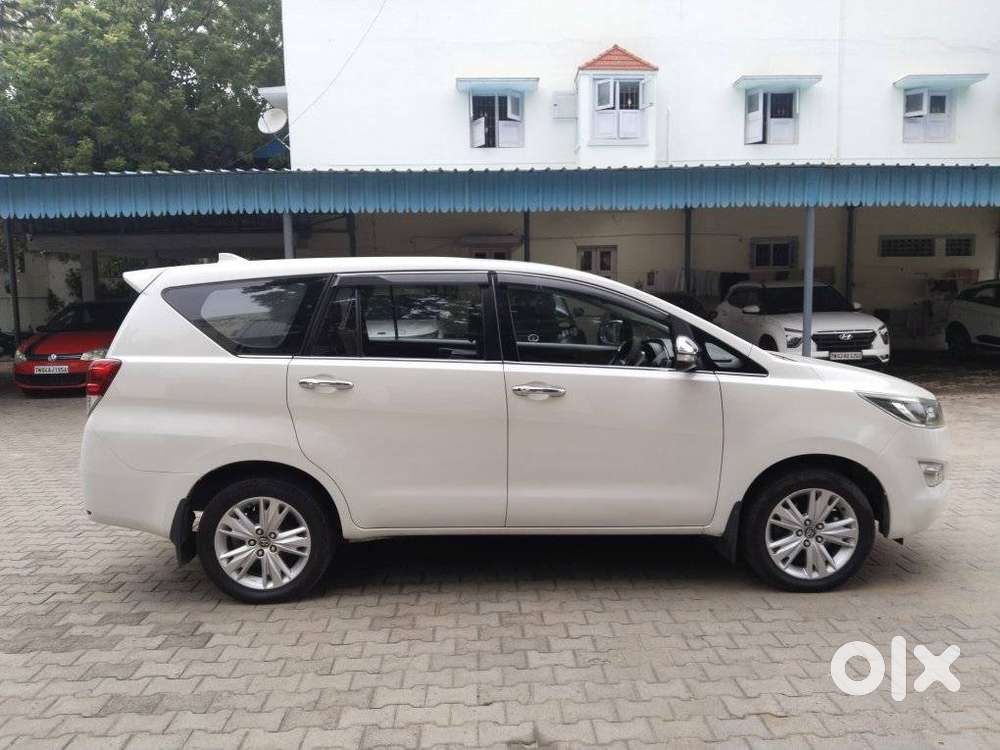Toyota Innova Crysta 2.8z Automatic, 2016, Diesel