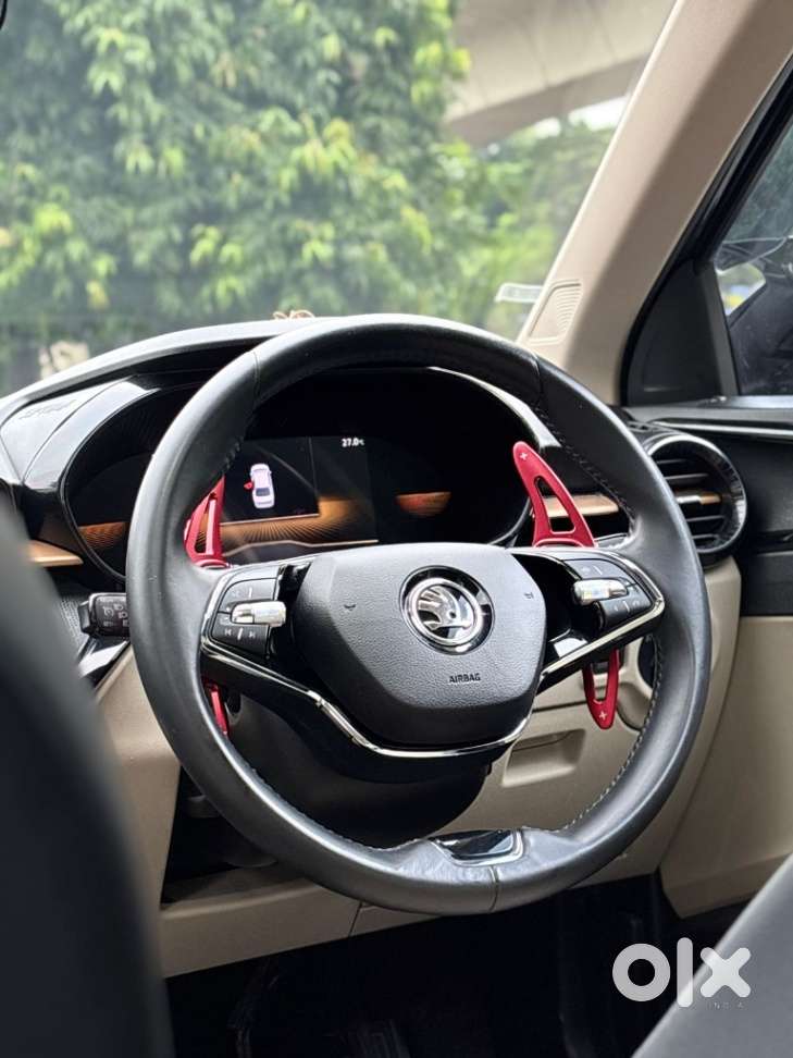 Skoda Slavia 1.0 Tsi Style At, 2023, Petrol