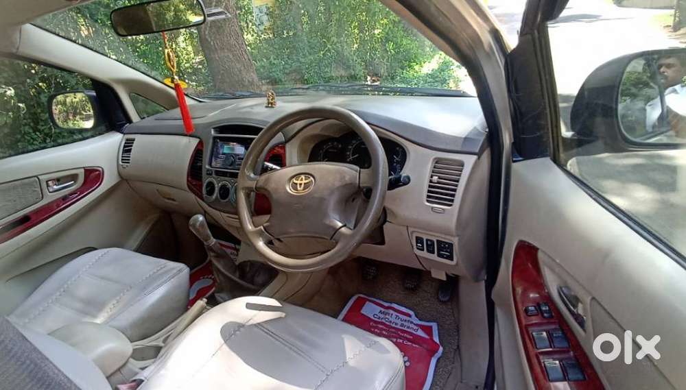 Toyota Innova 2.5 V Diesel 7-seater, 2006, Diesel