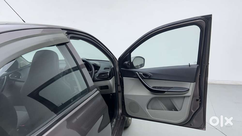 Tata Tiago 1.2 Revotron Xt, 2018, Petrol