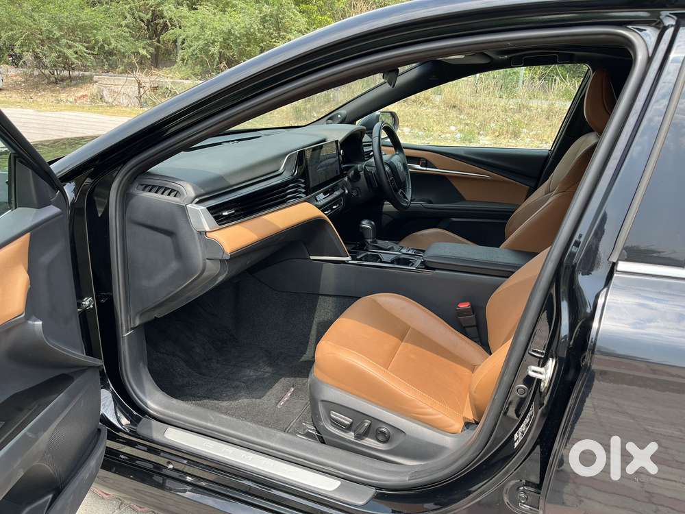 Toyota Camry Hybrid, 2025, Cng & Hybrids