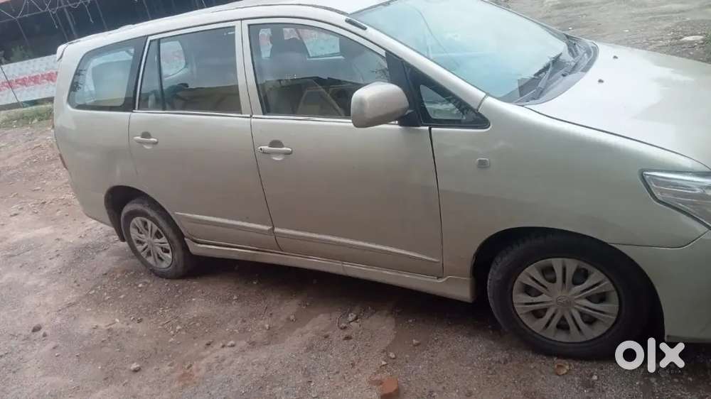 Toyota Innova 2015 Diesel 159000 Km Driven