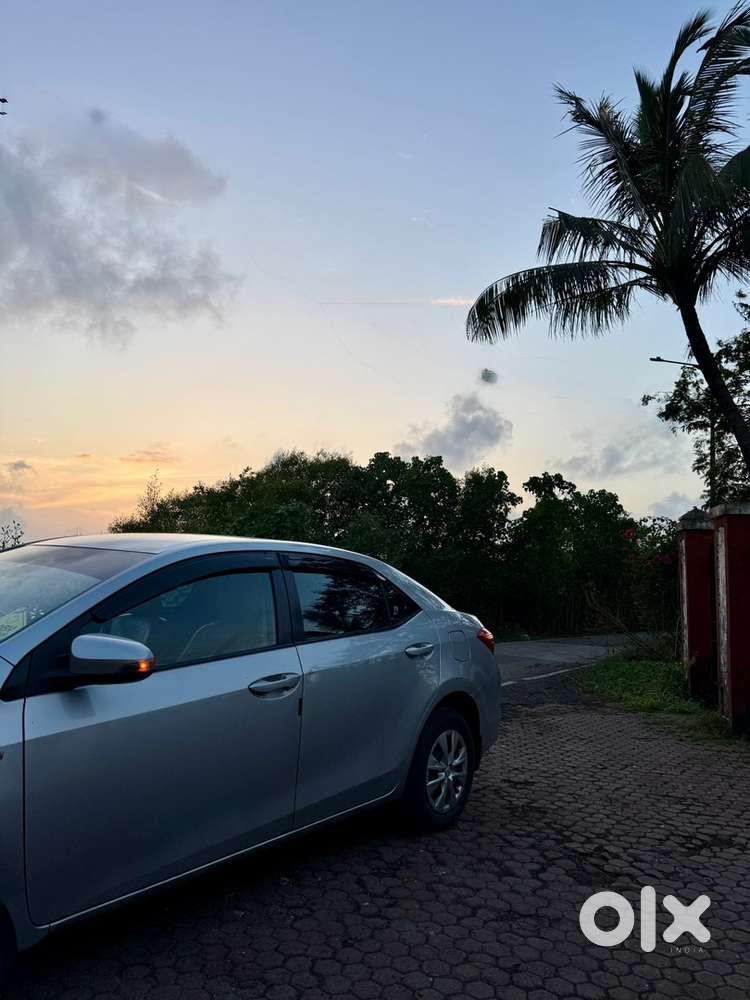 Toyota Corolla Altis 2015 Petrol Manual