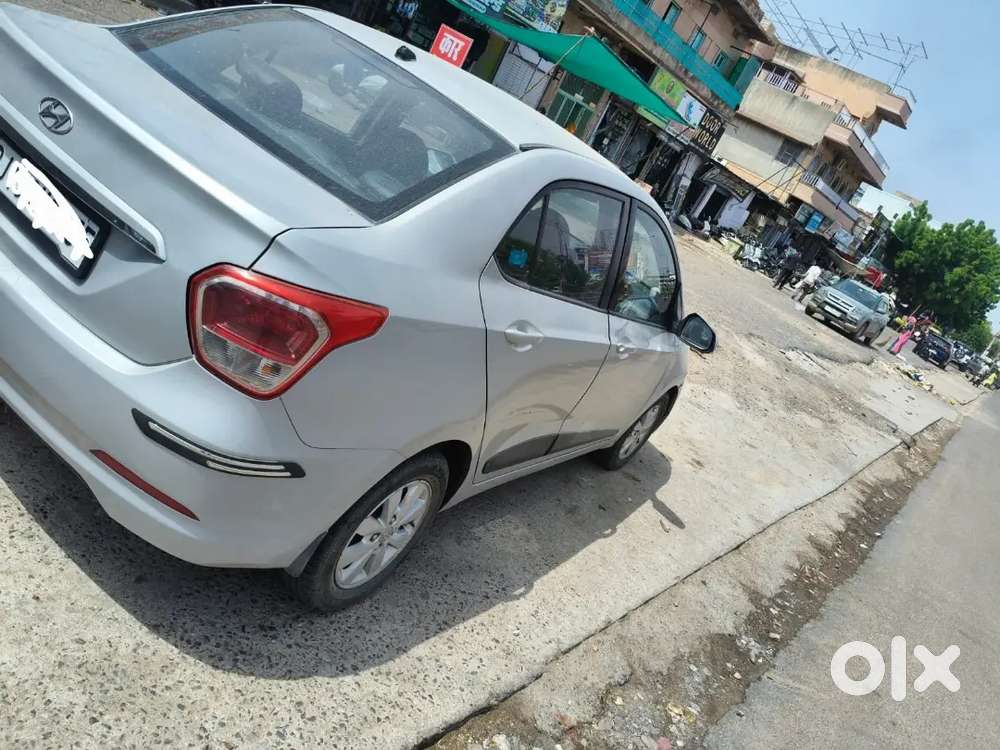 Xcent2015 Top Model Well Condition  Sell