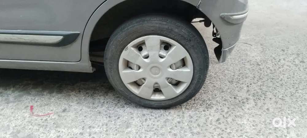 Good Condition, Single Hand Driven, Cng Car With Manufacturing