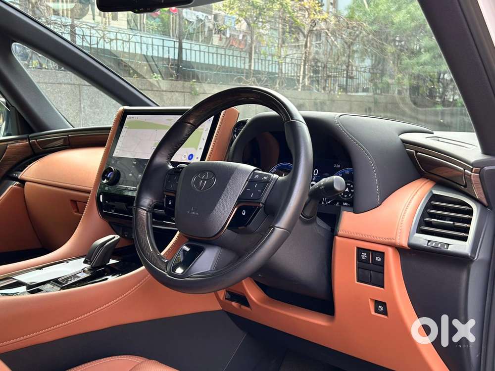 Toyota Vellfire Vip – Executive Lounge, 2024, Petrol