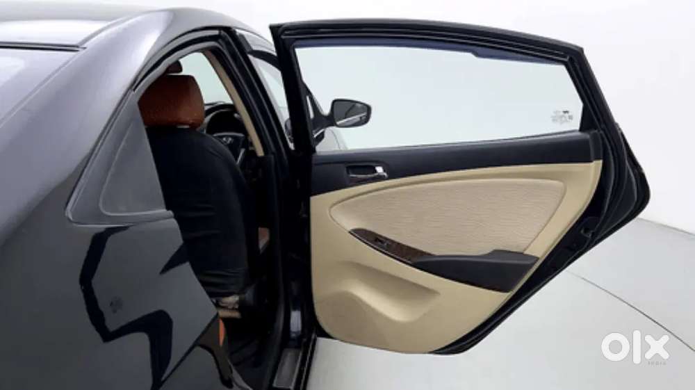 Hyundai Fluidic Verna 2015 Petrol 70000 Km Driven