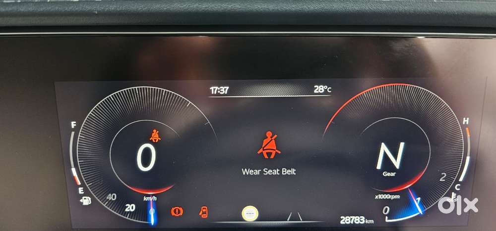 Mahindra Xuv700 2.2 Ax 7 Diesel Mt Luxury Pack Str, 2023, Diesel