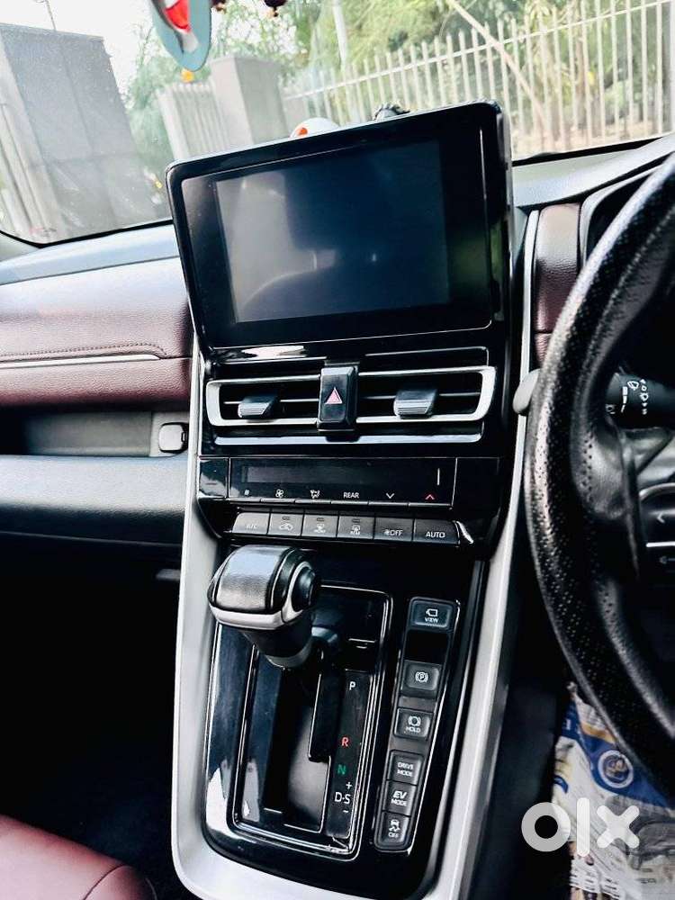 Toyota Innova Hycross 2.0 Vx Hybrid 7 Str, 2023, Petrol