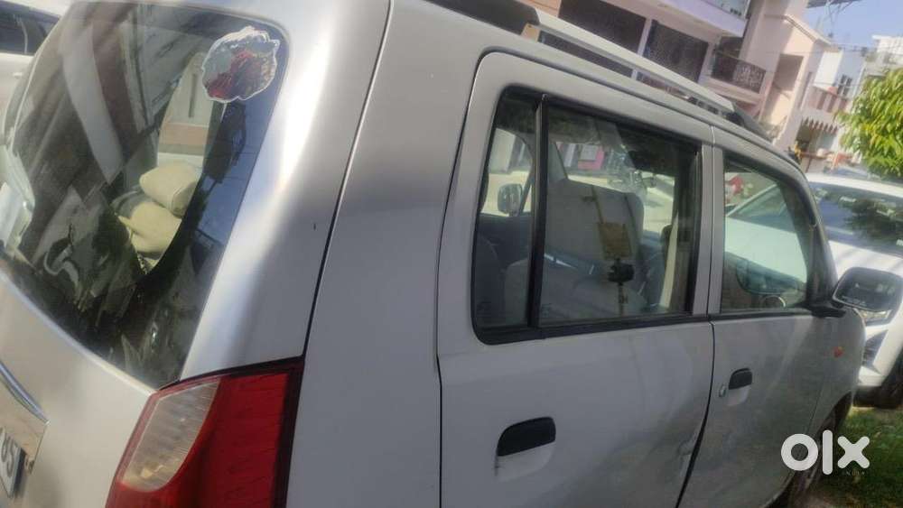 Up32em3785 Petrol Car  Model 2012