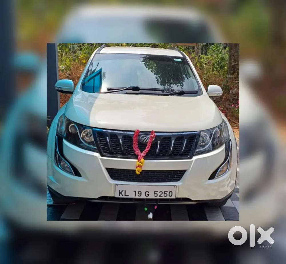 2016 Mahindra Xuv500 W10 Manual  7-seater  Diesel  ₹ 8.15