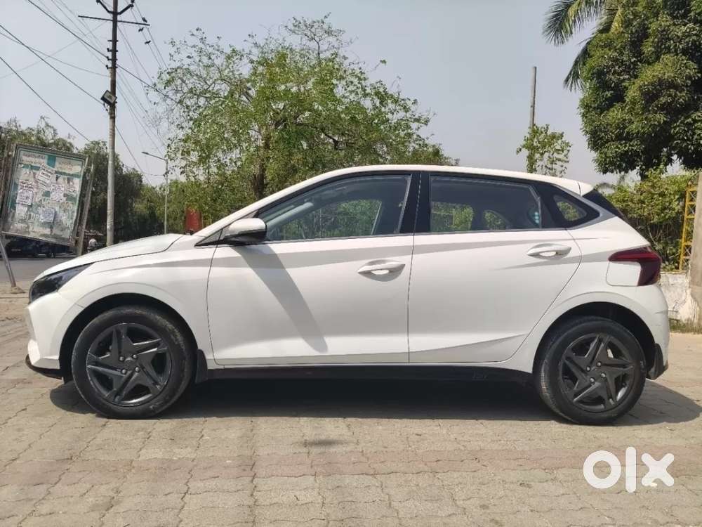 Hyundai I20 Sportz 1.2 Ivt, 2023, Petrol