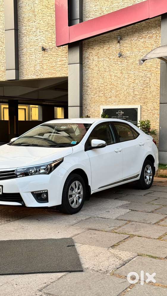 Toyota Corolla Altis 2015