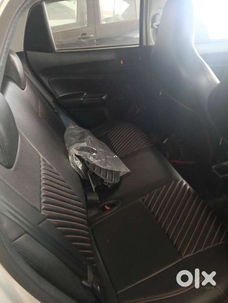 Maruti Suzuki Swift 1.2 Lxi (o), 2021, Petrol