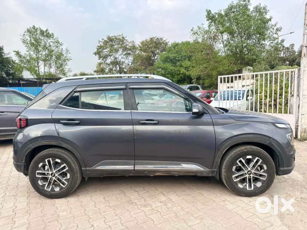 Hyundai Venue Sx (o) Mt 1.5 Diesel, 2023, Diesel