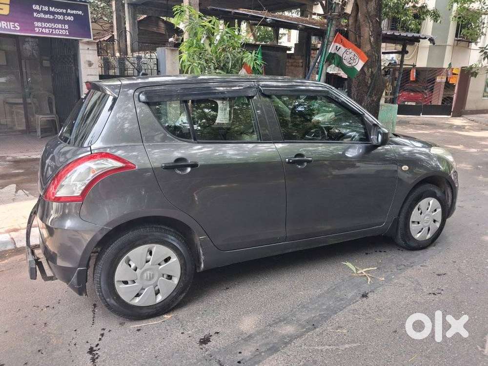 Maruti Suzuki Swift Lxi Option, 2017, Petrol