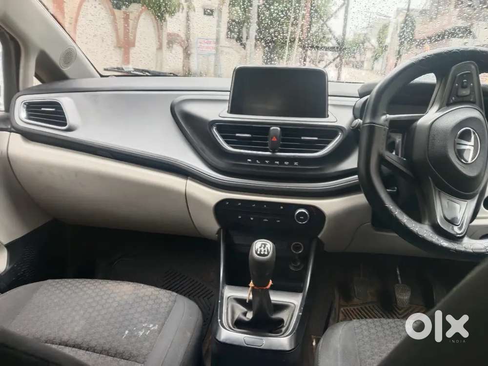 Tata Altroz Xza Petrol 2024