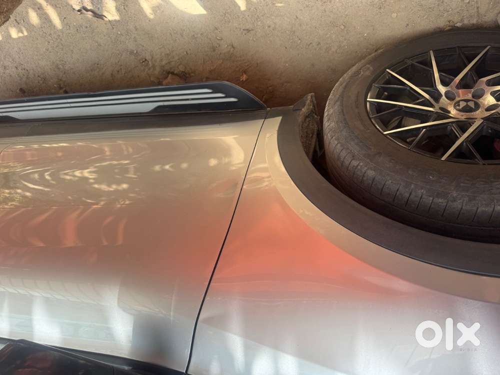 Brand New Showroom Condition Xuv 700 Ax3 Manual