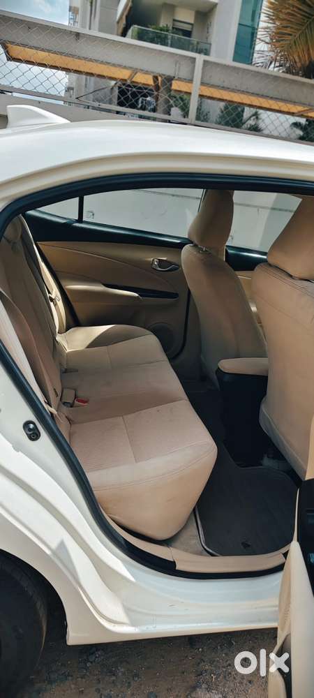 Toyota Yaris V Cvt, 2019, Petrol