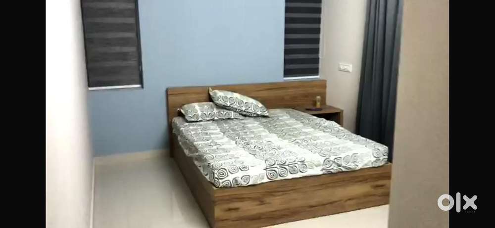 Two BHK Apartments near Nettoor lakeshore intuc junction 200m to bypas ...