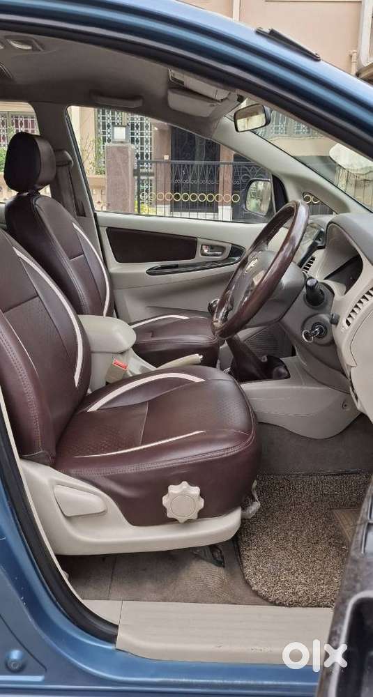 Toyota Innova 2.5 Z Diesel 7 Seater Bs Iv, 2014, Diesel
