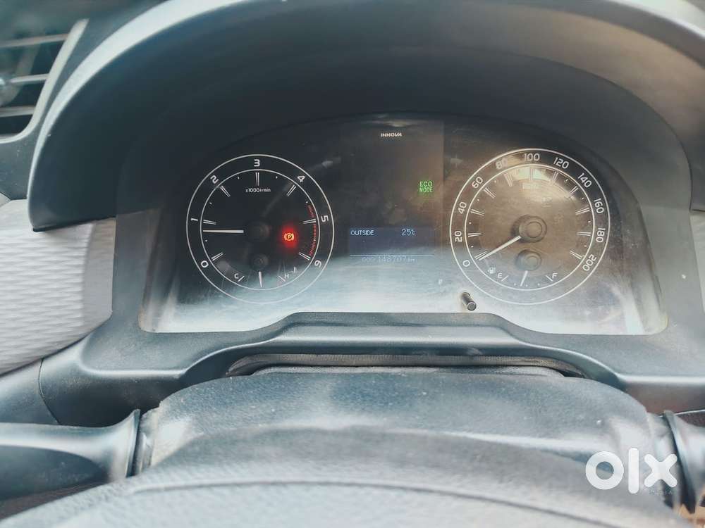 Toyota Innova Crysta 2.4 G Mt 7 Str, 2016, Diesel