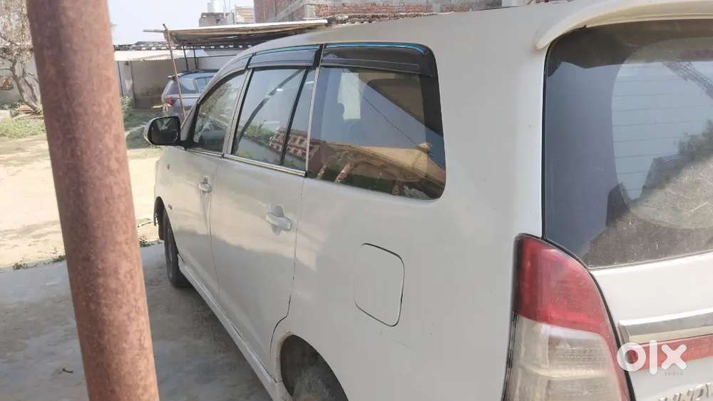 Toyota Innova 2012 Petrol 138000 Km Driven