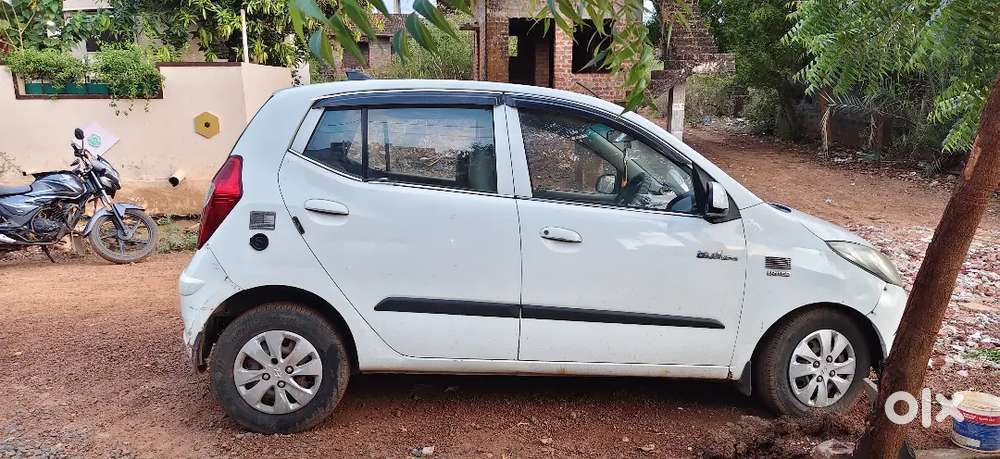 Hyundai I10 Magna Petrol 2013