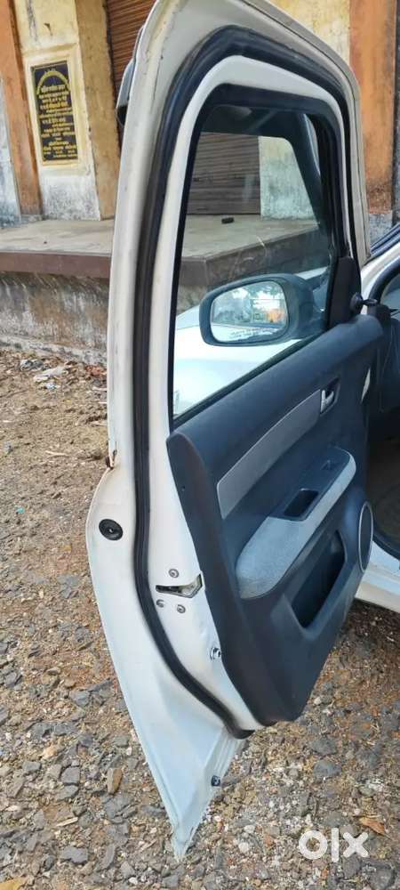 Maruti Suzuki Swift Dzire 2010