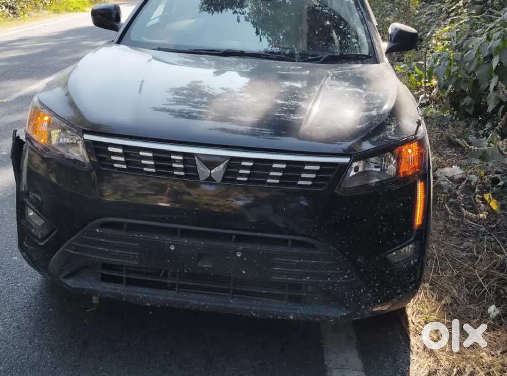 Mahindra Xuv300 2023 Petrol 15000 Km Driven