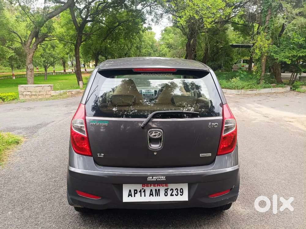 Hyundai I10
Sportz: Petrol Manual (2011)-only 44,000 Km