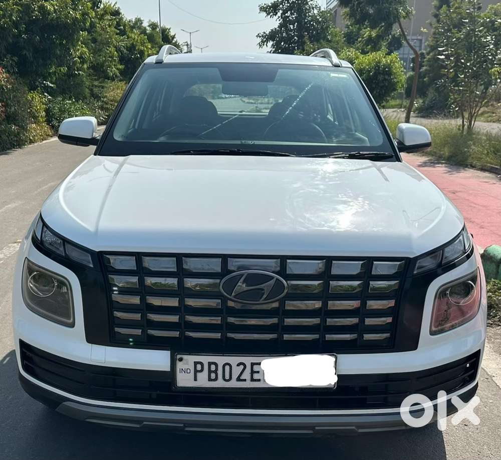 Hyundai Venue Petrol 2023