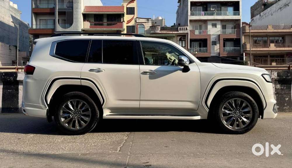 Toyota Land Cruiser Zx Petrol, 2025, Petrol