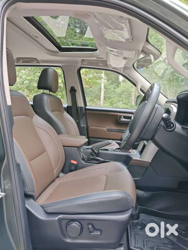 Mahindra Scorpio-n 2.0 Z8 Petrol At 7 Str, 2022, Petrol