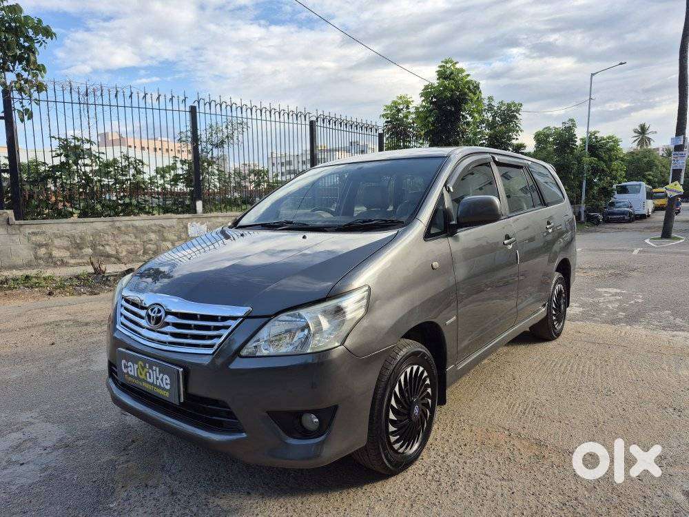 Toyota Innova 2.5 G (diesel) 8 Seater, 2013, Diesel
