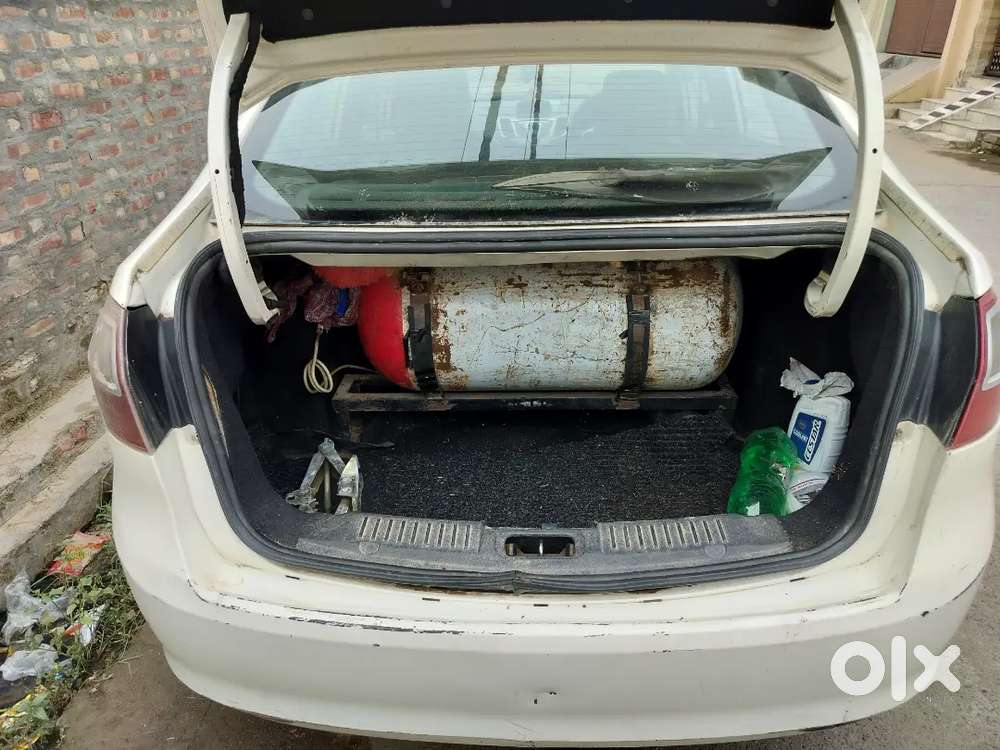 Ford Fiesta 2012 Cng & Hybrids 72000 Km Driven